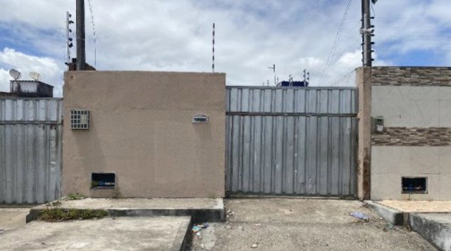 Casa residencial com 3 quartos, ocupada, em Santa Rita/PB