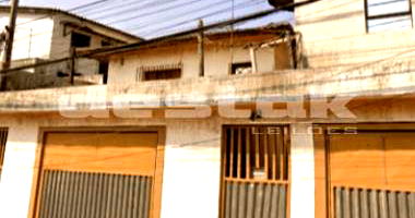 Imóvel Comercial e Residencial com Salão e 4 Residências