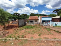 Casa com 2 quartos, 1 banheiro, 56,90m² construída, desocupada