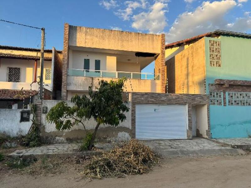 Casa com 3 Quartos e Varanda em Catolé do Rocha