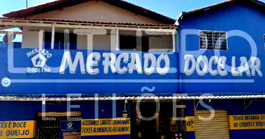 Imóvel Comercial e Residencial com 4 dorms, 2 banheiros e 1 vaga