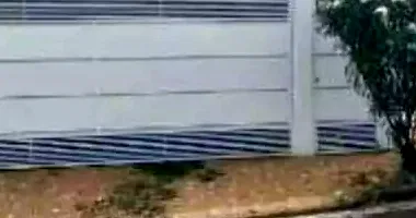 Casa em leilão com 249m² construída e 363m² de terreno