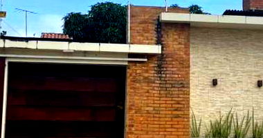 Casa com 3 quartos, 2 banheiros e 150m² construída, ocupada