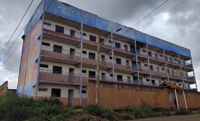 Apartamento com 1 quarto, 61.87m² construídos