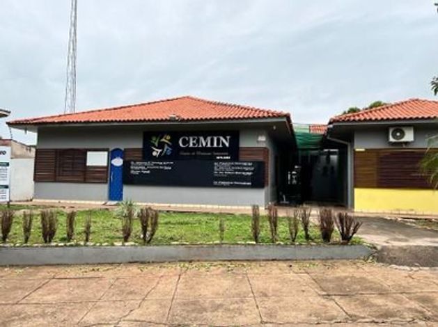 Casa de Alvenaria com 4 Suítes e 4 Vagas em Cruzeiro do Oeste/PR