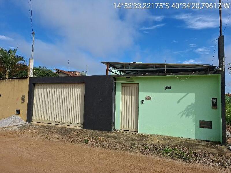 Casa com 2 Quartos e 2 Banheiros em Loteamento