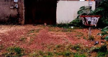 Casa com 2 quartos, varanda e vaga de garagem