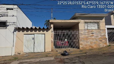 Casa com 4 quartos e 2 vagas em Rio Claro