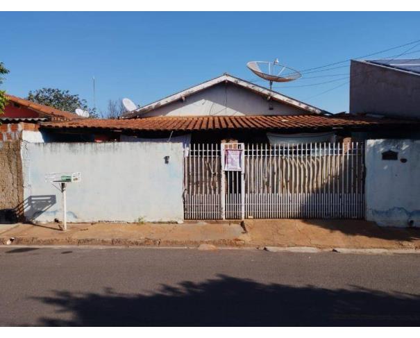 Casa Padrão Ocupada com 1 Vaga em Castilho/SP