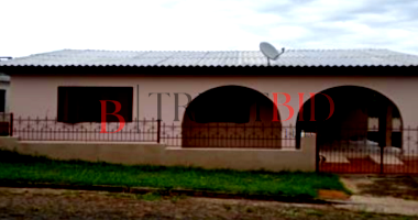 Casa com 145,63m² construída em terreno de 455,40m², ocupada