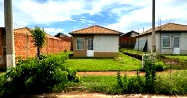 Terreno com 2 quartos, banheiro, sala e cozinha, 200m² terreno