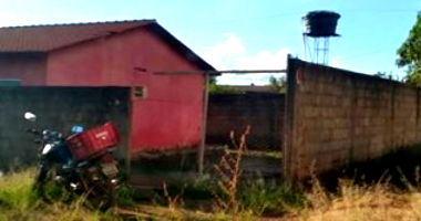 Casa residencial com 1 quarto, 1 banheiro, ocupada, área construída de 61.87m²