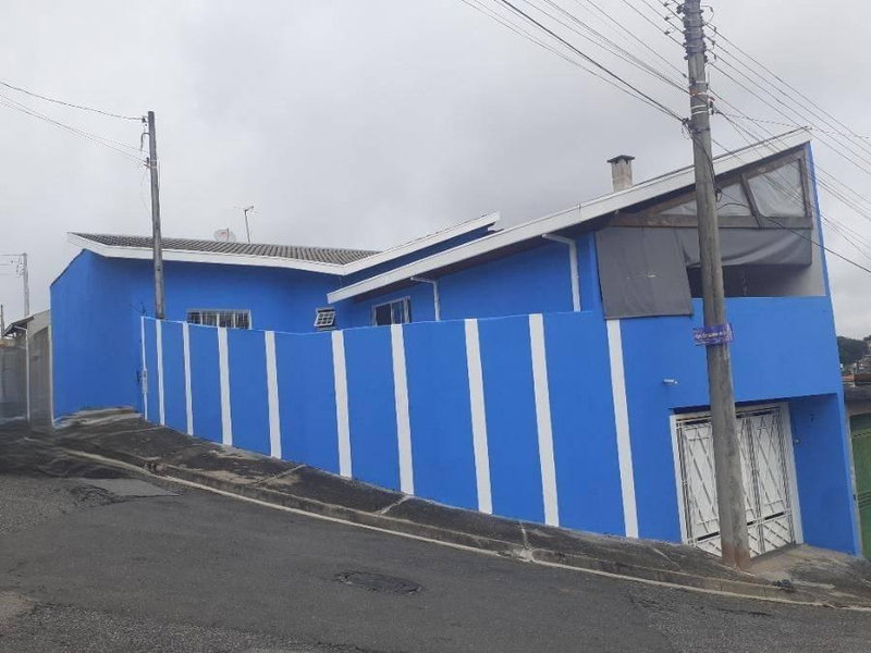 Casa com 2 quartos, 1 banheiro e 154m² de área construída, ocupada