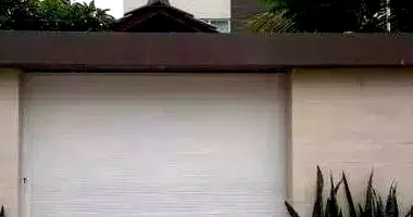 Casa em leilão com 451m² construída em Porto Coqueiral