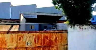 Galpão Comercial em Leilão com 907,78m² de Terreno