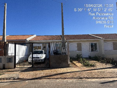 Casa Ocupada com 1 Quarto e Vaga em Alvorada - 29m²