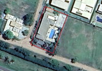 Casa de alto padrão com 4 dormitórios e piscina em condomínio fechado