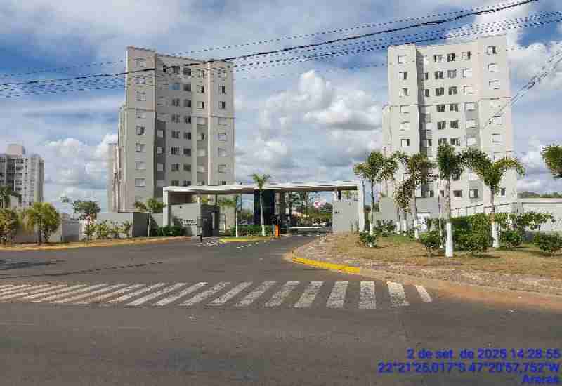 Apartamento com 2 Quartos e 1 Vaga em Araras
