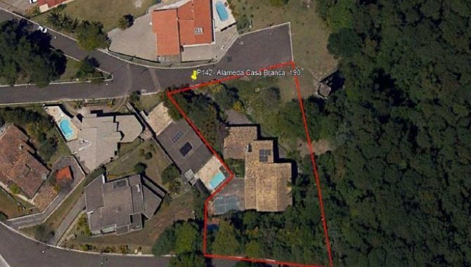 Casa em Condomínio com 3 quartos, 2 banheiros e 740 m² construída