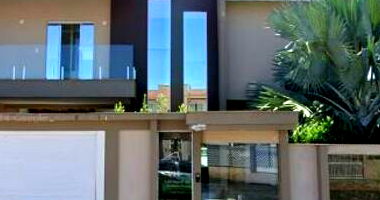 Casa com 4 Quartos e 3 Banheiros em Leilão