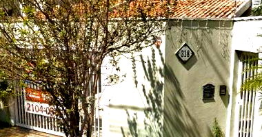 Casa com 3 quartos, 2 banheiros, 270m² construída, desocupada