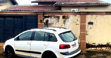 Casa com 3 quartos, 2 vagas e 151,6 m² construída, desocupada