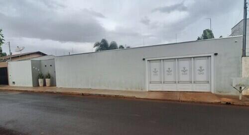 Casa com 4 Quartos e 310m² de Área Construída
