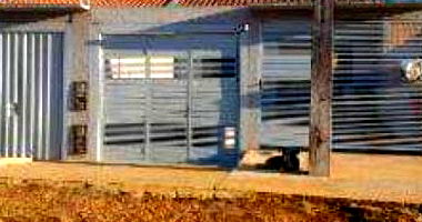 Casa em condomínio com 2 quartos e 1 vaga em Ponta Grossa