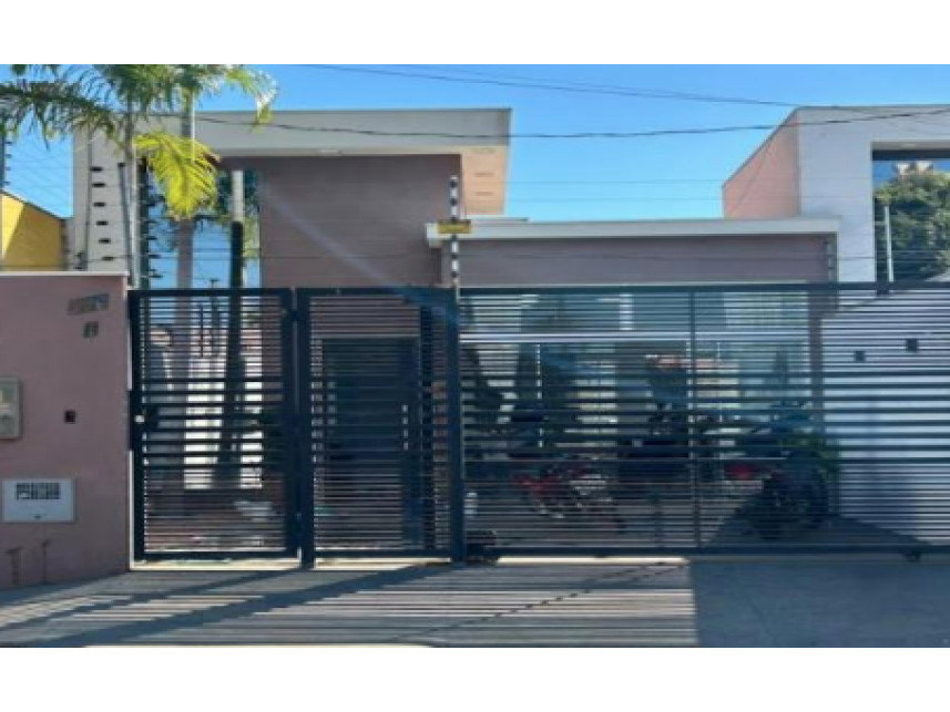 Casa Ocupada com 97,54 m² Construídos