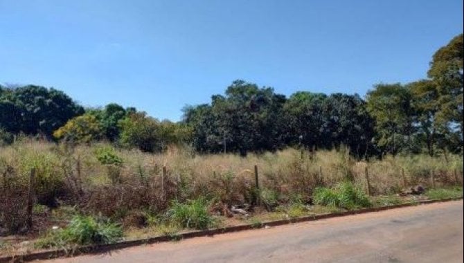 Terreno 360 m² com ótima localização e matrícula regular