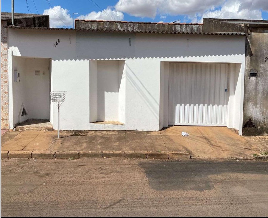 Casa com 1 quarto, 1 banheiro e 2 vagas, 100m², ocupada