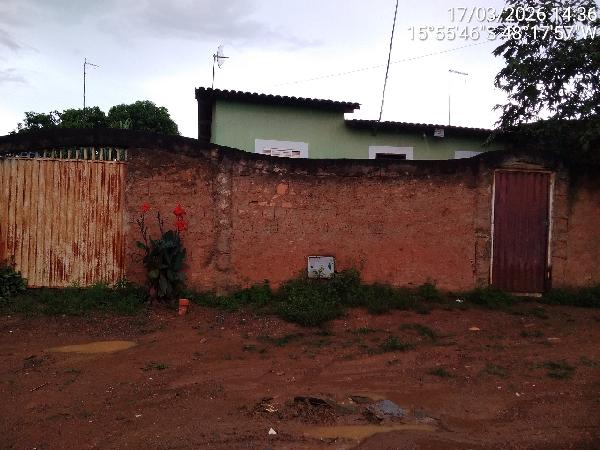 Casa 2 Quartos em Santo Antônio do Descoberto
