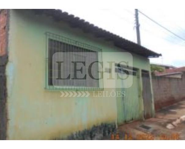 Casa residencial com 176,94m² e terreno de 341,71m²