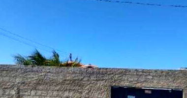 Casa com 2 quartos, 1 banheiro, varanda e 1 vaga de garagem