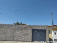 Casa com 2 quartos, 1 banheiro, varanda e 1 vaga de garagem