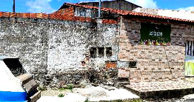 Casa com 2 quartos, banheiro, sala e cozinha, 118.89m² construída