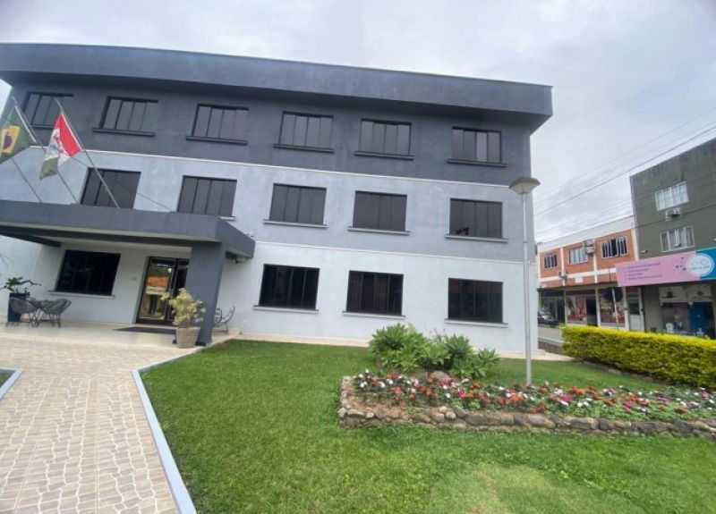 Terreno Urbano com Prédio Comercial em Ibirama