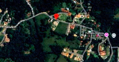 Sítio de 4.000 m² com Casa e Área de Lazer em Atibaia