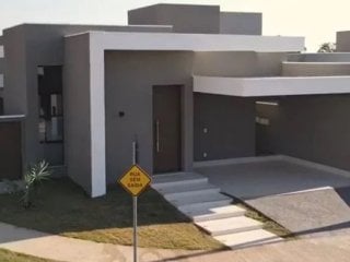 Casa de Alto Padrão 182 m² em Condomínio Solar das Esmeraldas