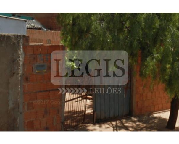 Casa simples de 55m² em terreno de 180m²