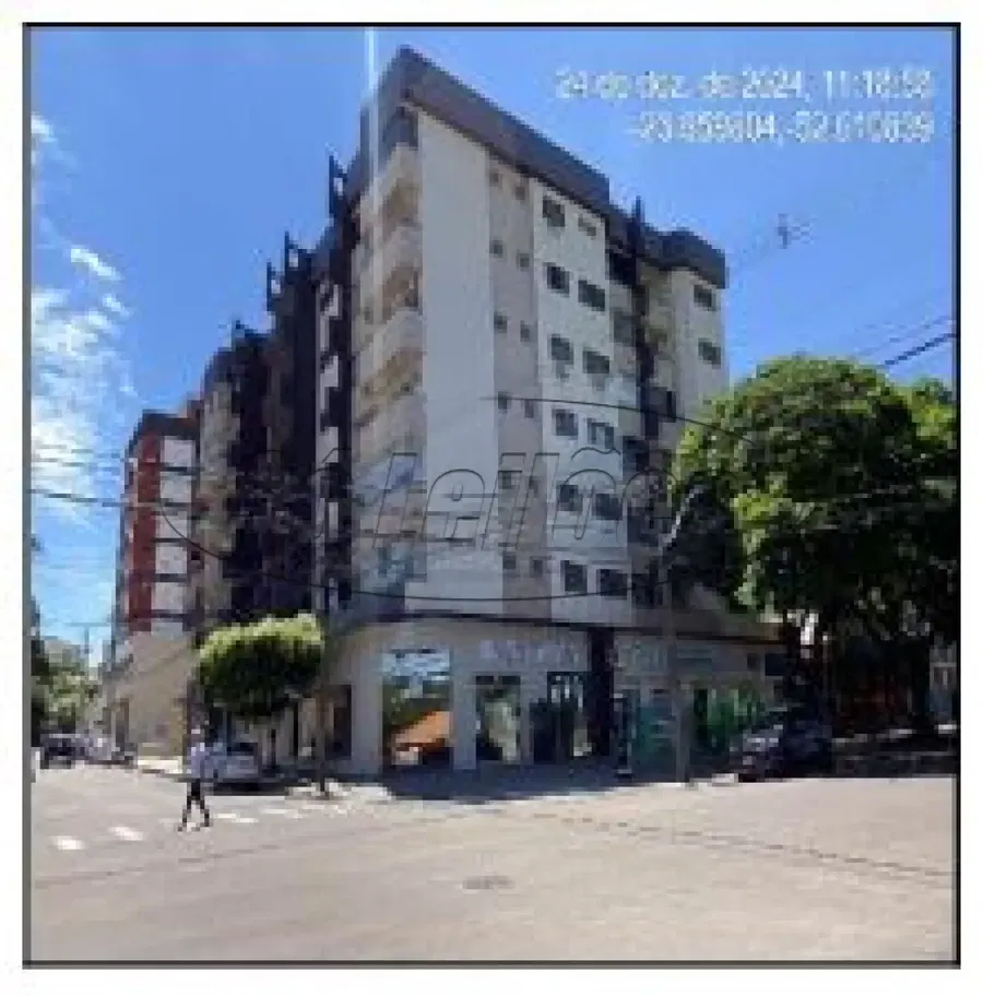 Apartamento em Cianorte com 1 vaga de garagem e 97,65 m²