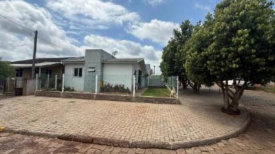 Casa 2 quartos, 1 banheiro, 52m² construída, ocupada