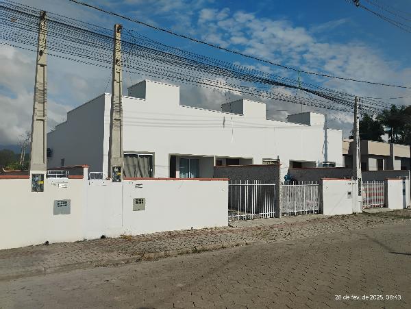 Casa 2 quartos com 1 vaga e área construída de 59,62 m²