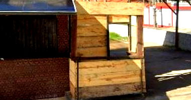 Imóvel Comercial com Terreno de 393 m² na Praia Costa Azul