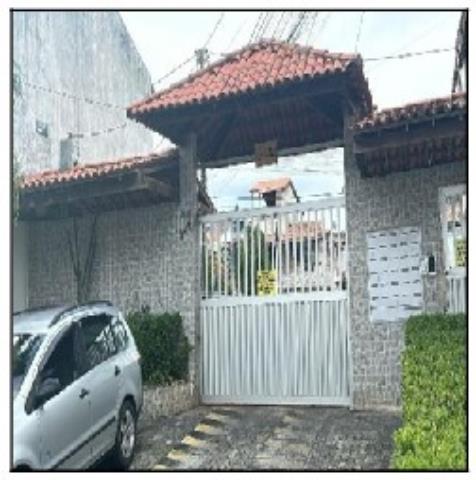 Casa com 2 quartos, varanda e 1 vaga de garagem em condomínio
