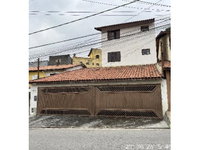 Casa em Taboão da Serra com 107m² de área total
