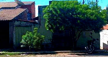 Casa Ocupada com 211m² Construída na Rua Treze de Junho