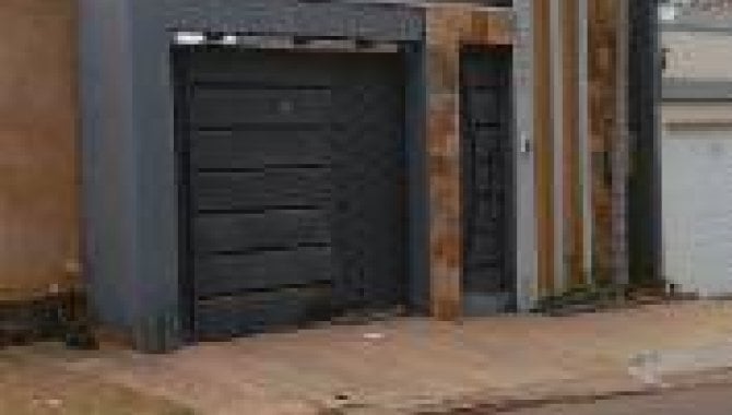 Casa com 2 quartos, 3 banheiros e 1 vaga de garagem, 116 m² construídos, ocupada