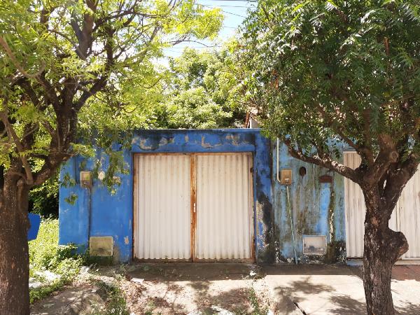 Casa 3 quartos, 3 banheiros, 81,44m² construída, desocupada