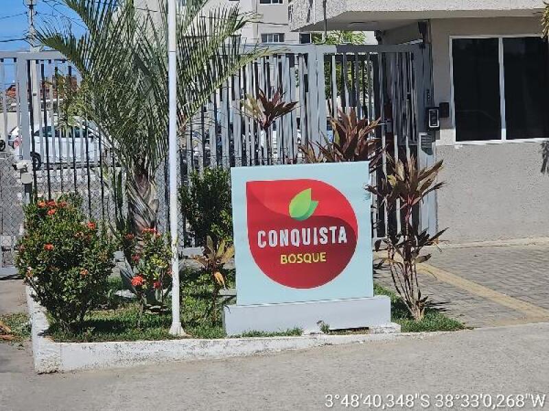 Apartamento aconchegante com 1 vaga em Fortaleza